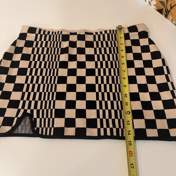 Urban Outfitters Women's Checkered Stretch Mini Tan Skirt Sz L Preppy Academia - Picture 5 of 5